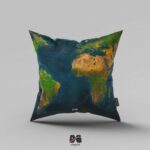 کوسن مخمل طرح نقشه جهان ستلایت