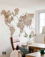 نقشه جهان چوبی پازلی پرایم نسکافه ای در دفتر کار