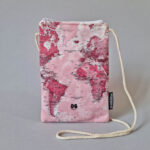 کیف پاسپورت گردنی مخفیی طرح نقشه جهان صورتی