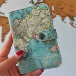 کاور پاسپورت و شناسنامه طرح نقشه جهان کاربنی