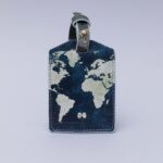 تگ چمدان طرح نقشه جهان سرمه ای مپگرد