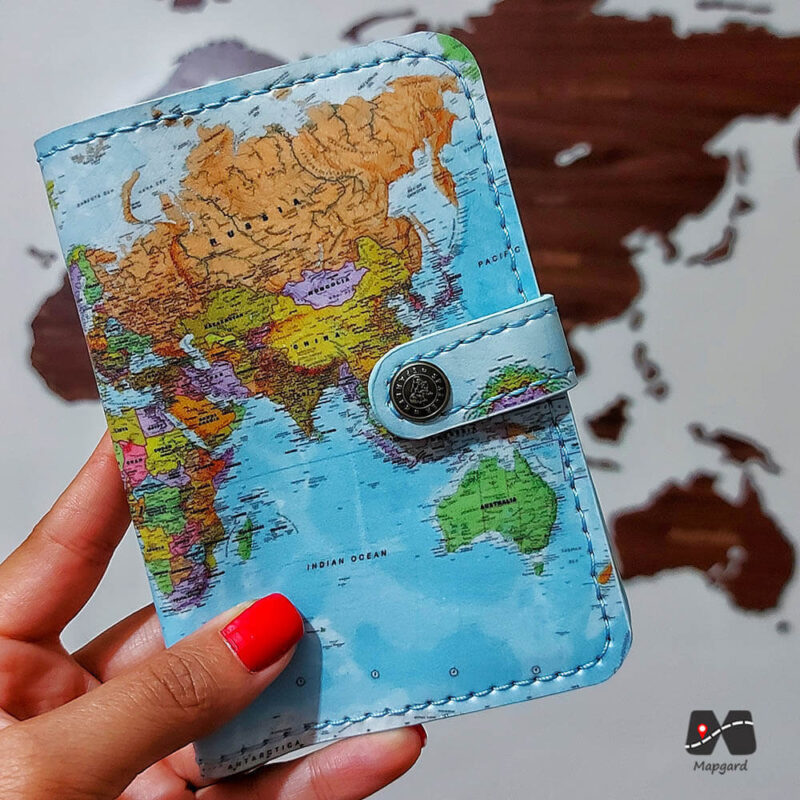 کاور پاسپورت طرح نقشه جهان آبی