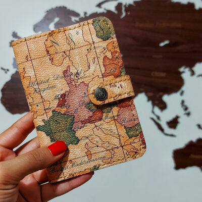 کاور پاسپورت و شناسنامه طرح نقشه جهان قدیمی