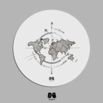 زیر لیوانی چوبی طرح نقشه جهان مینیمال قطب نما