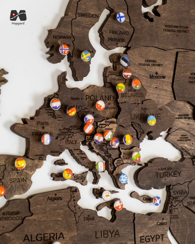 جزئیات نقشه جهان چوبی پازلی پرایم گردویی