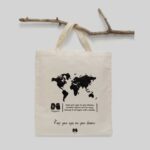 ساک خرید پارچه ای طرح نقشه جهان مینیمال مپگرد