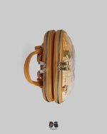 کوله پشتی چرم طرح نقشه جهان قدیمی مپگرد - تصویر بالای کوله